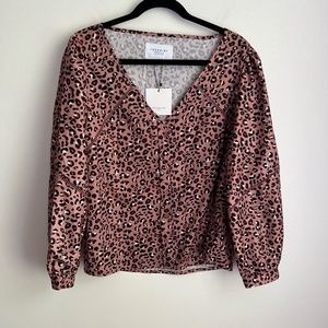 NWT The Shirt by Rochelle Behrens Leopard Print Button- Down Blouse, Siz…